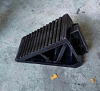 מעצור גלגל גומי גובה 18 סמ עם ידית מובנת